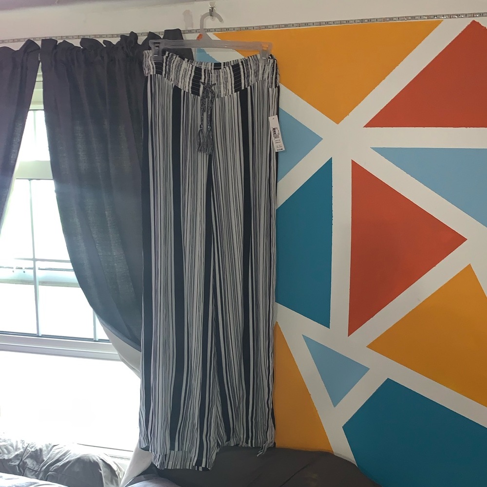 Float ankle length pants